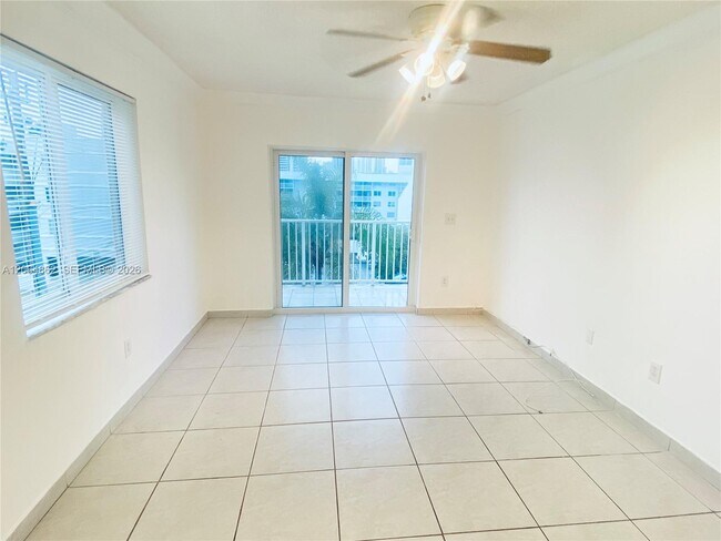 Building Photo - 3536 NE 168th St