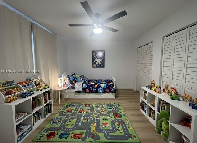 Building Photo - 5100 SW 90th Ave