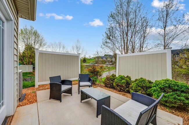 Building Photo - 1066 Commonwealth Cir