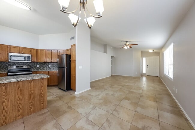 Building Photo - 4116 E Coolbrook Ave