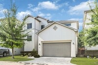 Building Photo - 407 Yale Oaks Ln