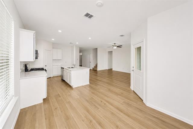 Building Photo - 2600 Starwater Dr