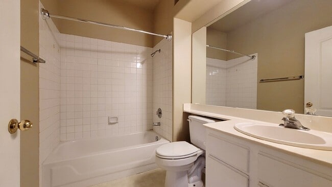 Building Photo - 1900 N Torrey Pines Dr