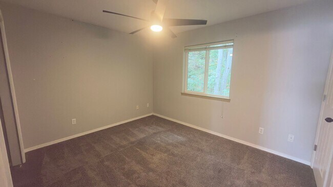 Building Photo - 1336 Olney Ave