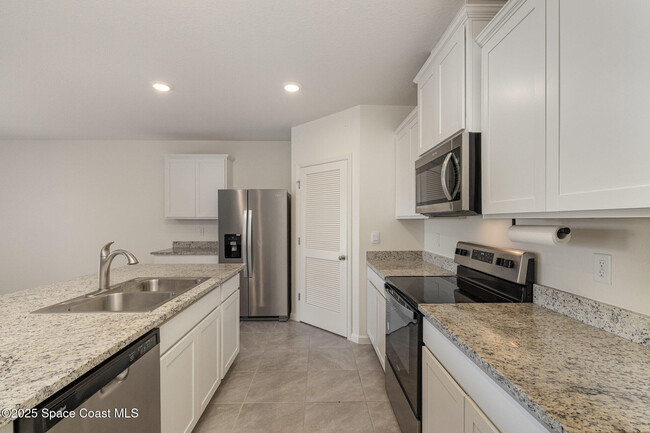Building Photo - 6714 Topaz Dr