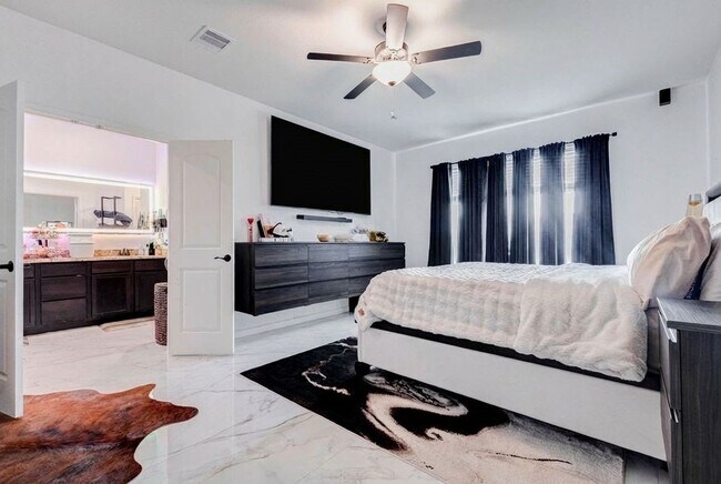 Building Photo - 22127 Roxanne Field Ln