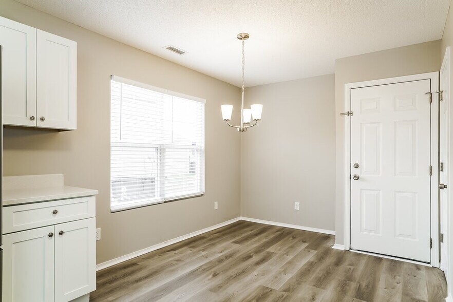 Building Photo - 1005 Naylor Rd