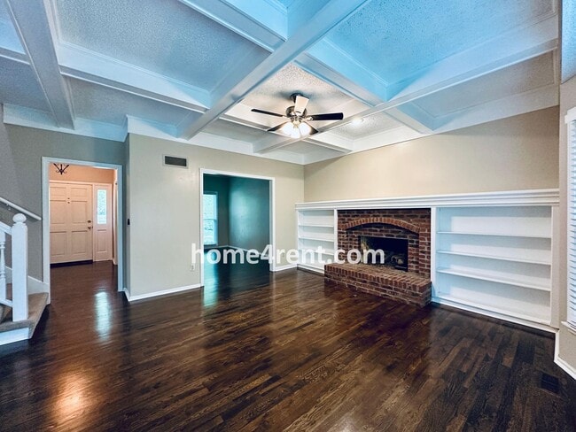 Building Photo - Blue Valley Schools, Granite Counters, Fin...