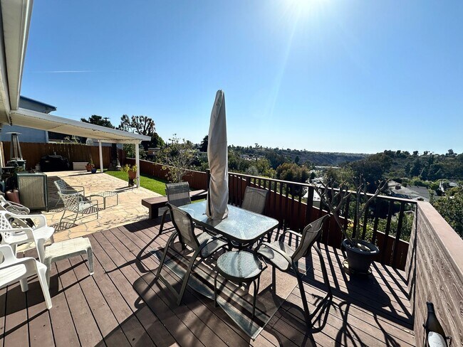 Primary Photo - Large 3BD/2BA w/ Private Backyard!