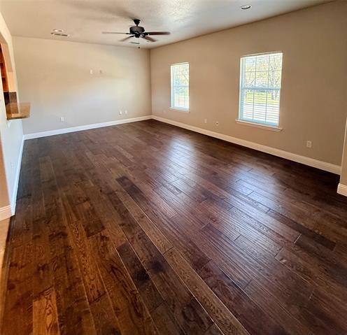 Building Photo - 910 E 3rd St