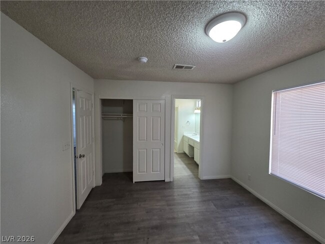 Building Photo - 6561 Avon Ct