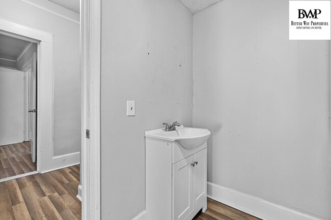 Building Photo - 1522 Columbia College Dr