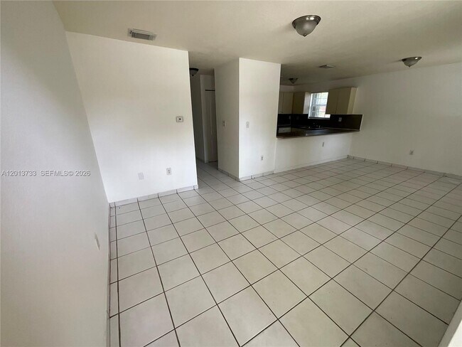 Building Photo - 209 NE 141st St