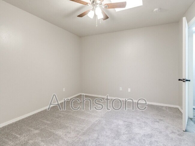 Building Photo - 5908 W Hefner Rd