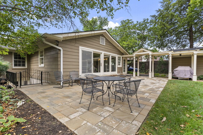 Building Photo - 309 Greenbriar Rd