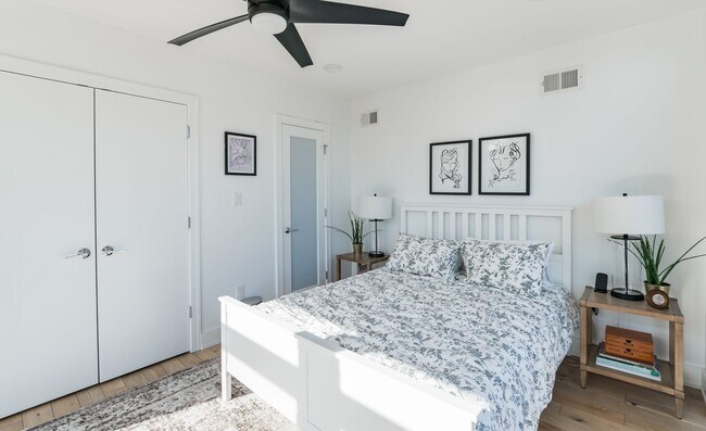 Building Photo - Three Bed Olde Kensington Home