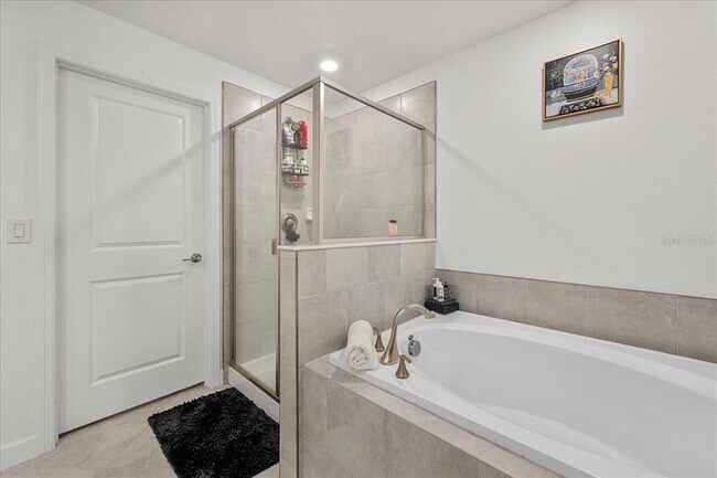 Building Photo - 8166 Crescent Oaks Dr