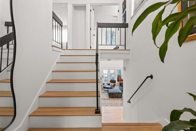 Building Photo - 3 Gilbert Trail NE