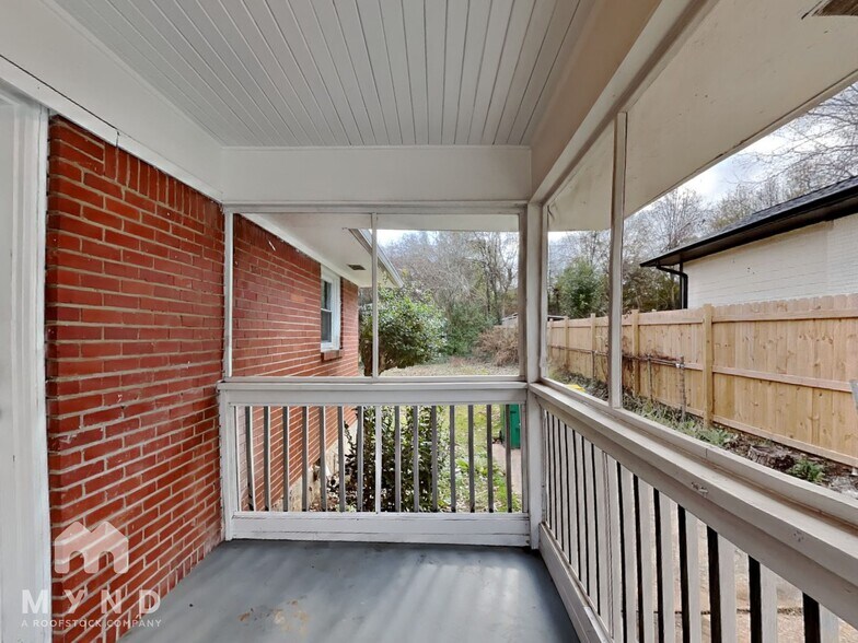 Building Photo - 837 Northview Dr