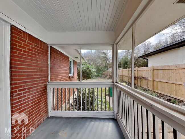 Building Photo - 837 Northview Dr