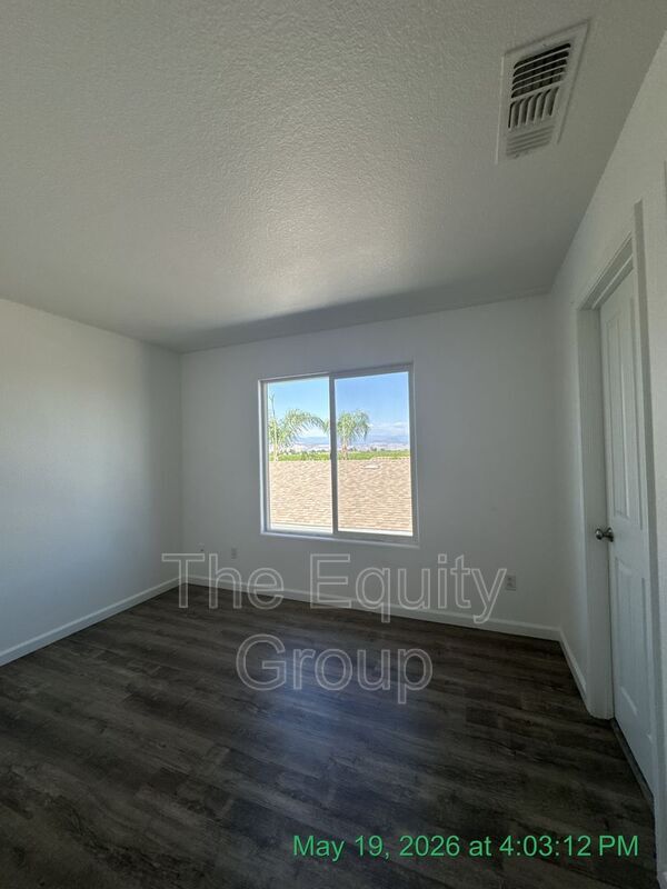 Building Photo - 2020 Golden Way