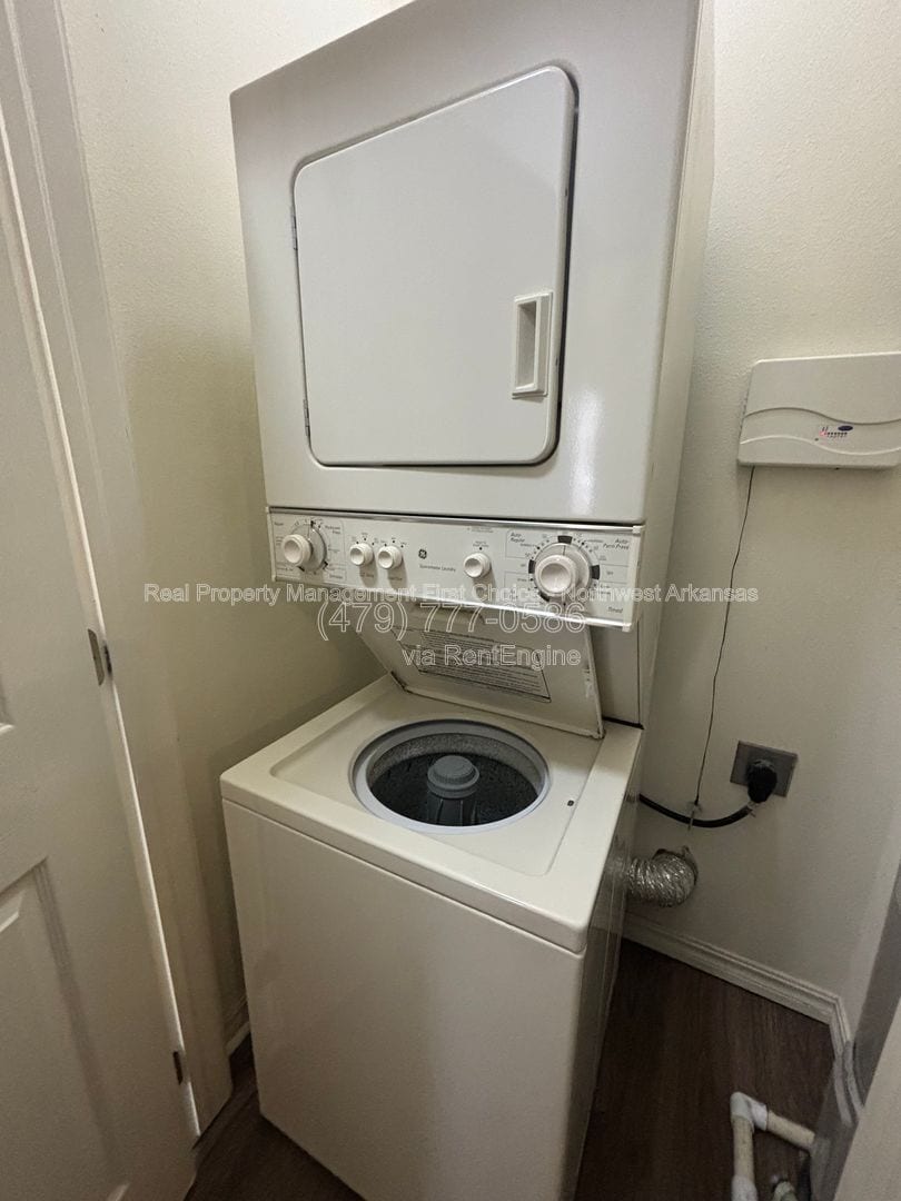 Building Photo - 56 Watkins Way