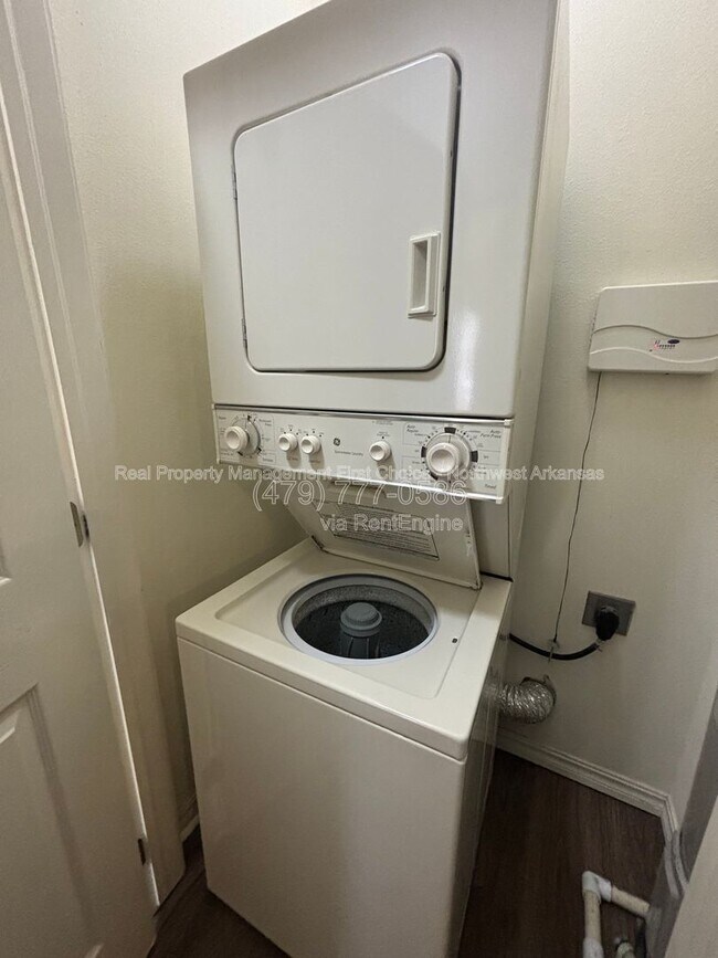 Building Photo - 56 Watkins Way