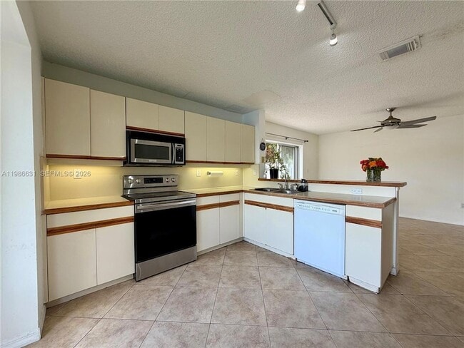 Building Photo - 12619 NW 11th Pl