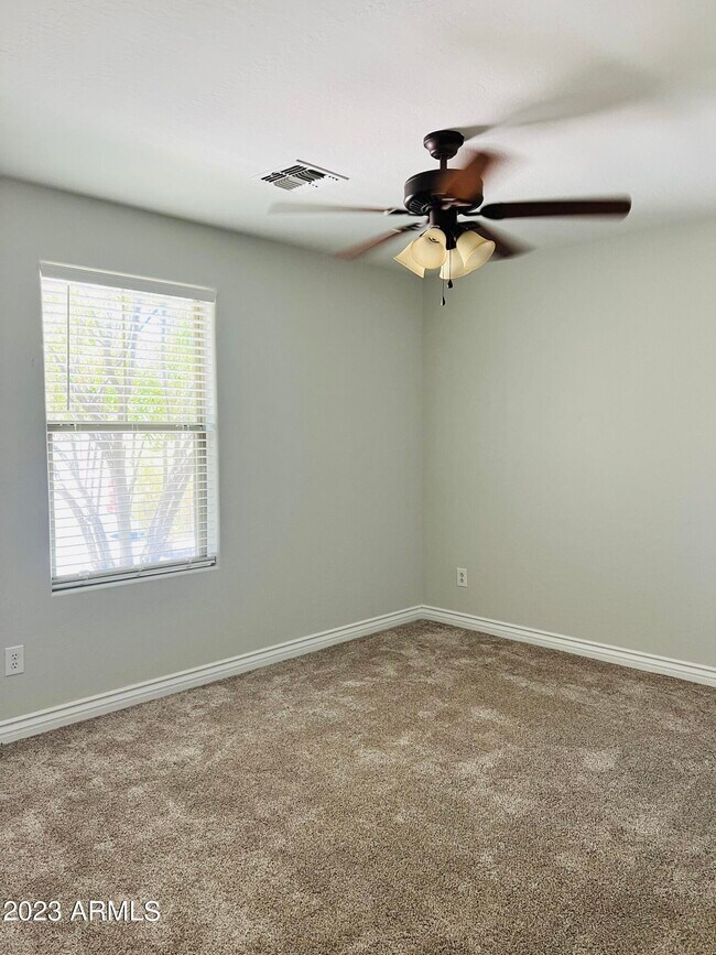 Building Photo - 24911 W Dove Run Dr