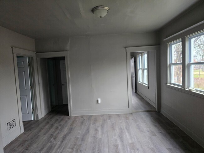 Building Photo - 2242 Fischer St