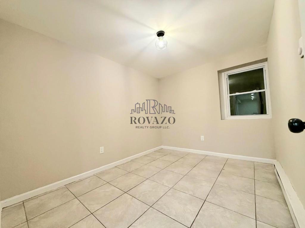 Building Photo - 172 Seymour Ave