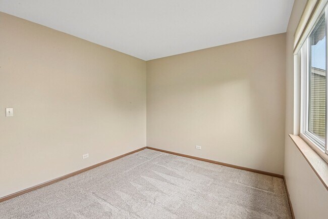 Building Photo - 971 Lakestone Ln