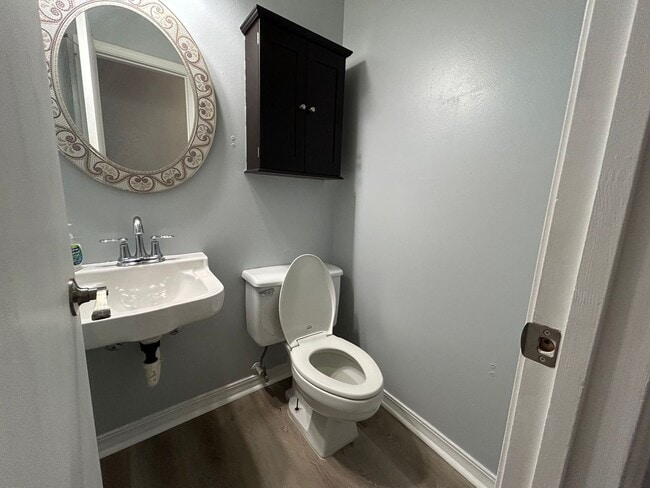 Building Photo - Gorgeous 2-Story Townhouse