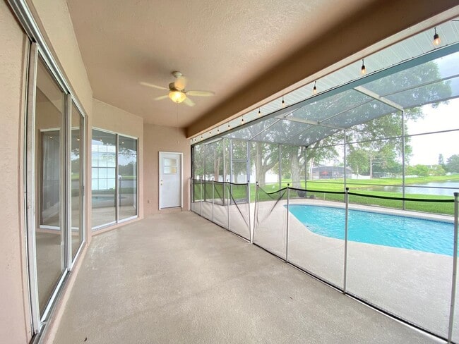 Building Photo - 3708 Molona Dr