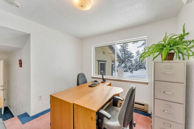 Building Photo - FULLY FURNISHED Home in the Mountains