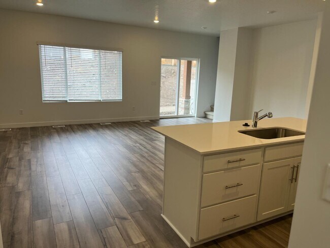 Building Photo - 2384 Canal Vw Ln