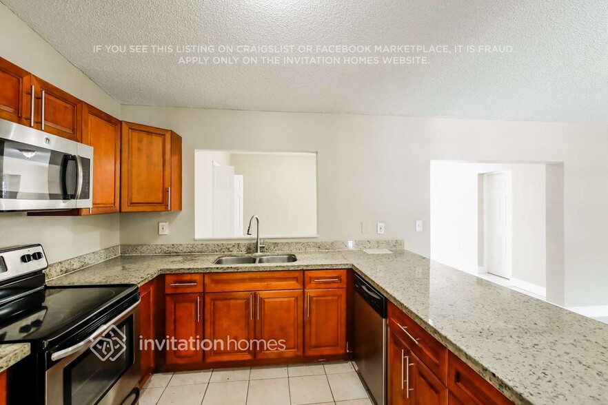 Building Photo - 1435 SW 137th Pl