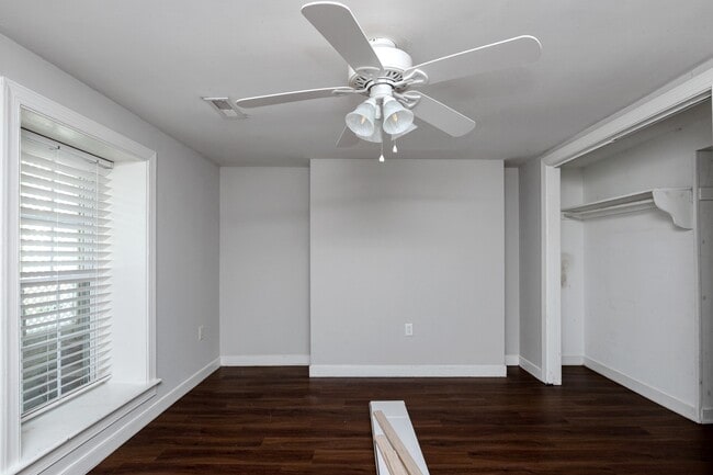 Building Photo - 706 Catherine St