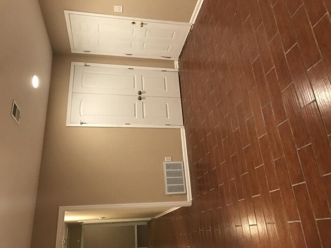 Building Photo - 4235 Roman Dr