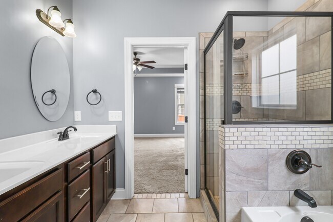 Building Photo - 3375 Cotham Ln