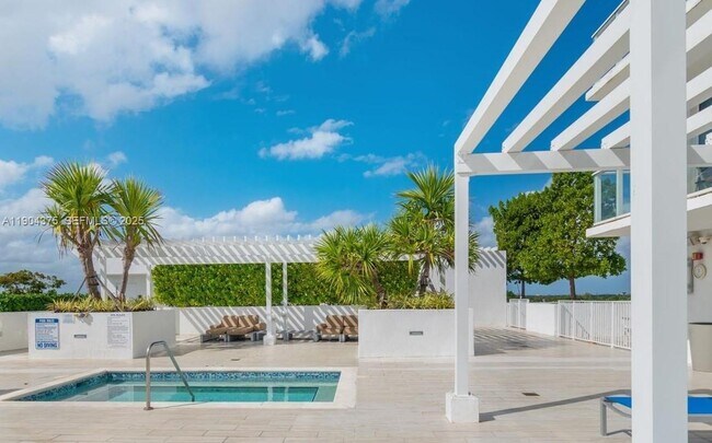 Building Photo - 4250 Biscayne Blvd