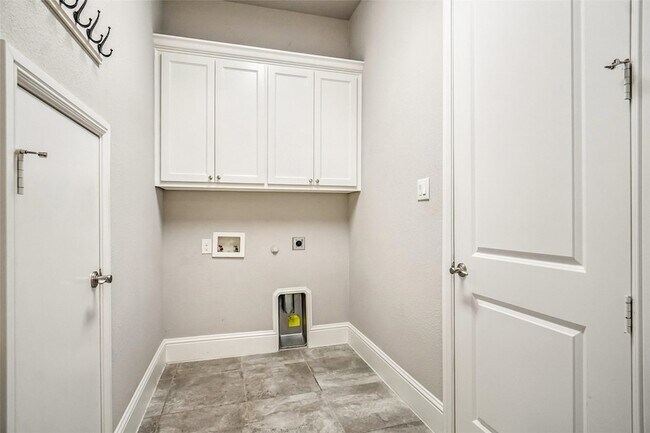Building Photo - 830 Redstem Dr