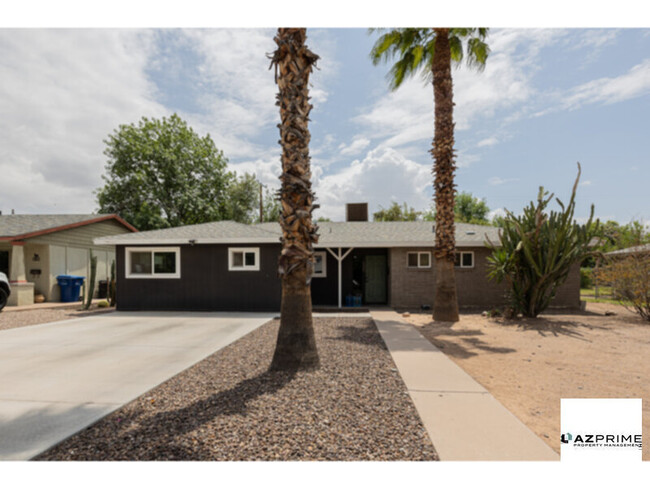 Building Photo - In the Heart of Tempe Lies a Rare 4/2 Have...