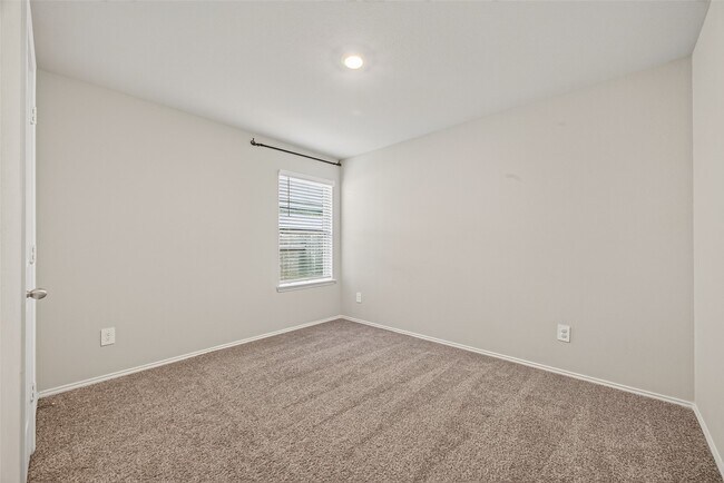 Building Photo - 21501 Rustic Elm Dr