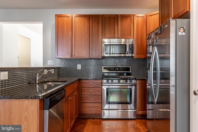 Building Photo - 705 Captains Way