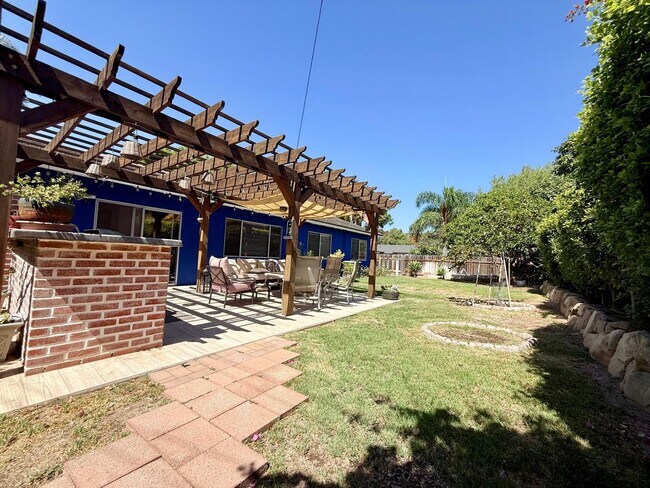 Building Photo - 74 San Dimas Ave