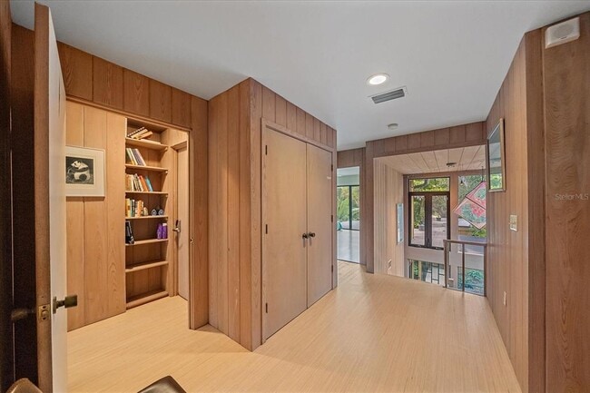 Building Photo - 3348 Old Oak Dr