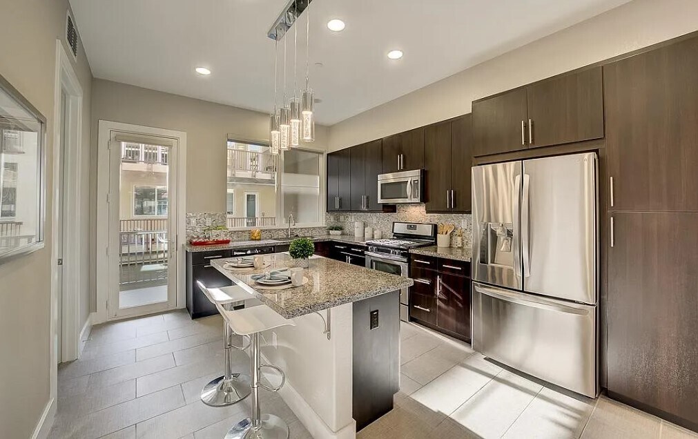 Building Photo - 2415 Stearman Ct