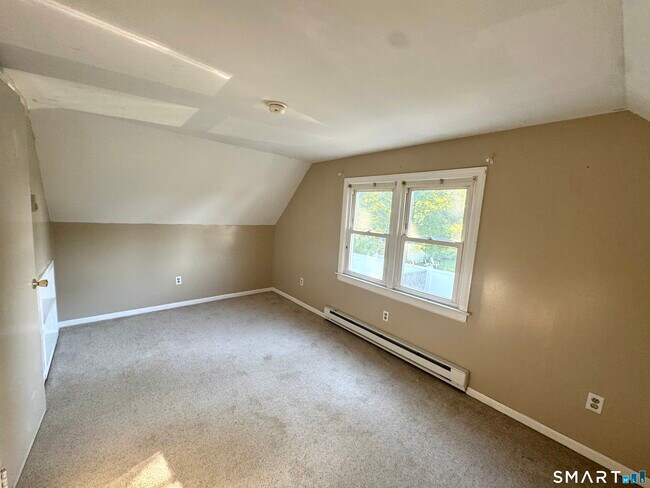 Building Photo - 482 Ash Dr