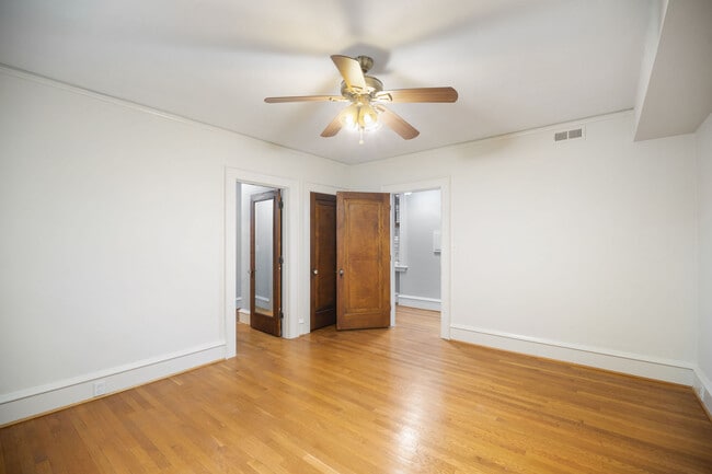 Building Photo - 821 Brandon Ave